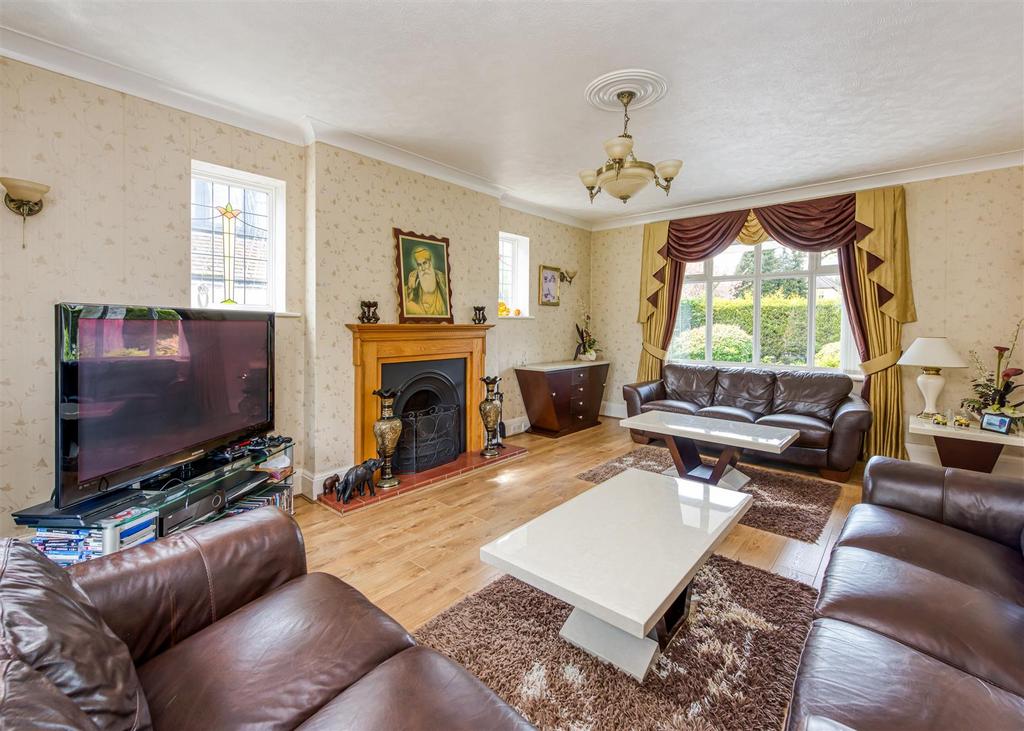 94 Codsall Road-lounge1.jpg