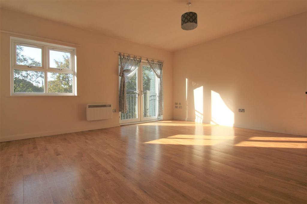Free School Lane, Halifax 2 bed apartment £675 pcm (£156 pw)