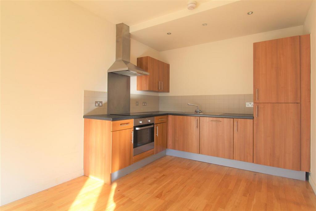 Free School Lane, Halifax 2 bed apartment £675 pcm (£156 pw)