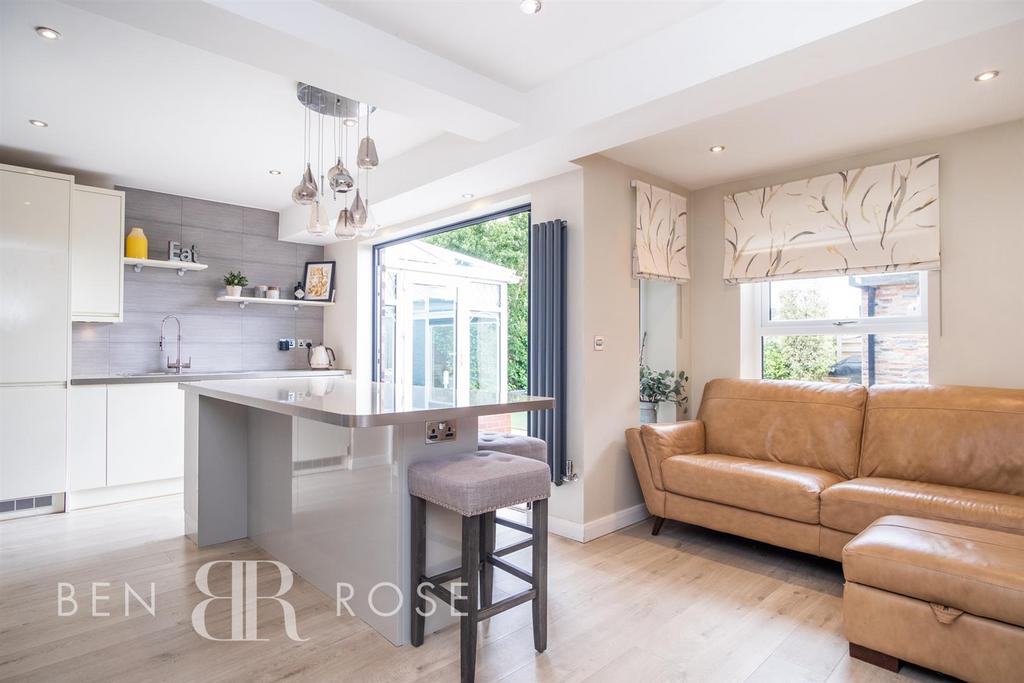 The Hawthorns, Eccleston, Chorley 4 bed semidetached house for sale