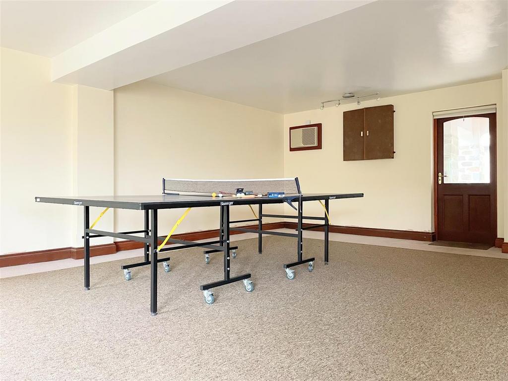 Swimming Pool/Games Room