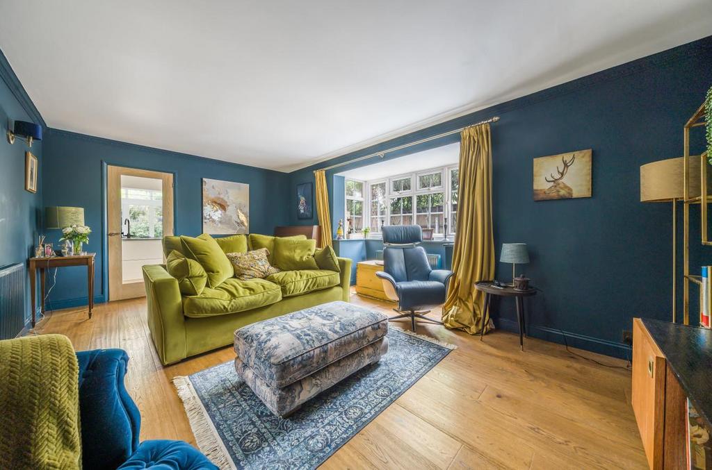 Hursley Road, Chandler's Ford 4 bed detached house for sale £600,000