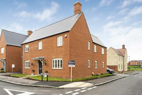 27 Gemini Way, Brackley, NN13 6QR