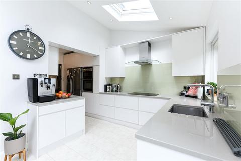 45 Queens Grove Road, London, E4 7BT