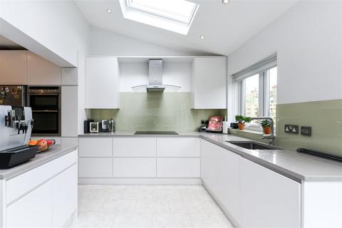 45 Queens Grove Road, London, E4 7BT