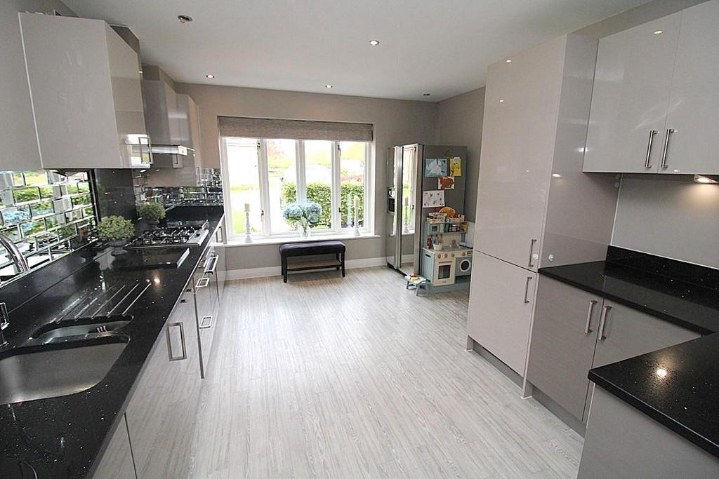 Danbury Palace Drive, Danbury 3 bed semidetached house for sale £550,000