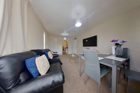 67b Downs Barn Boulevard, Downs Barn, Milton Keynes, MK14 7LL