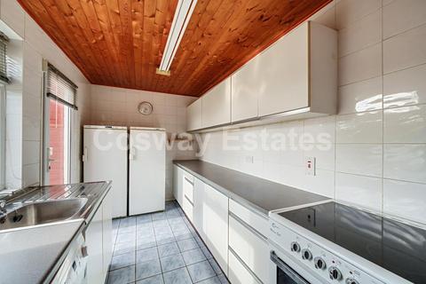 29 Milespit Hill, London, NW7 2PJ