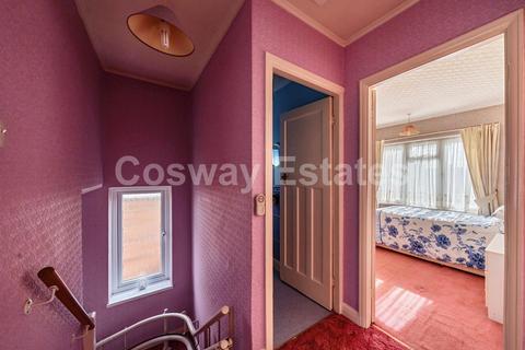 29 Milespit Hill, London, NW7 2PJ