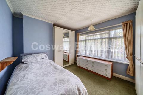 29 Milespit Hill, London, NW7 2PJ