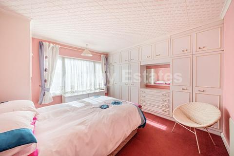 29 Milespit Hill, London, NW7 2PJ