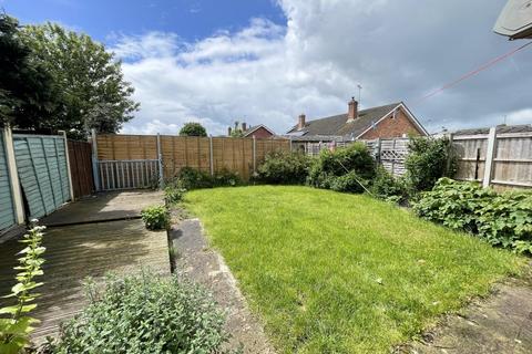 4 bedroom semi-detached house for sale - Manor Park, Longlevens, Gloucester