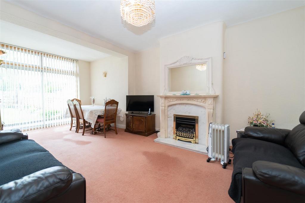 Kings Road, Chorlton Cum Hardy, Manchester 3 bed semidetached house £400,000