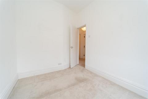 Flat 3, 3 Athol Road, Manchester, M16 8QW