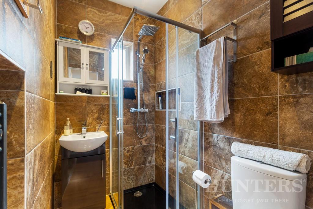 FFF, 35 Sutherland Road N17 0 BN-3.jpg