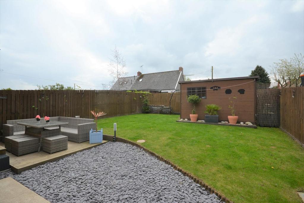 Rear garden 01.jpg