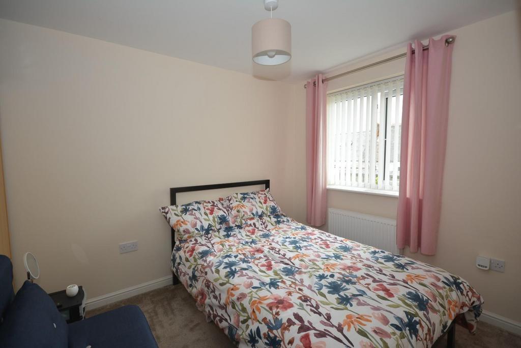 Bed 2.jpg