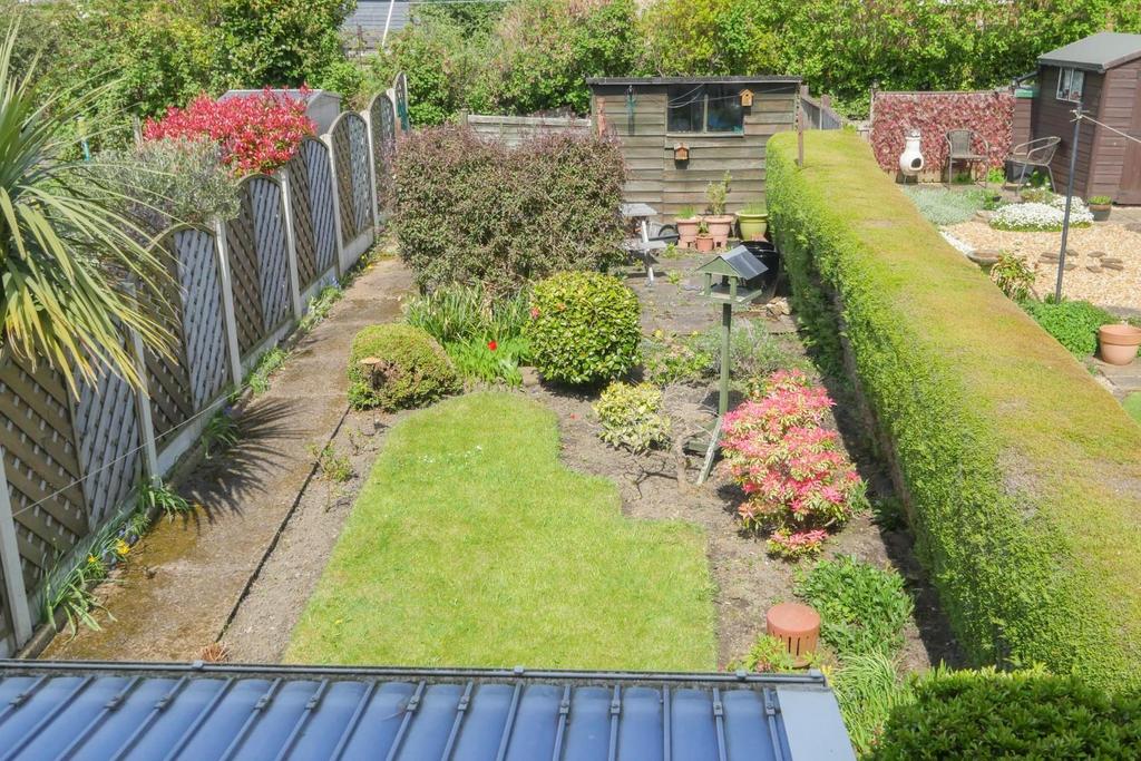 Commercial Villas, Pudsey, LS28 8BN 3 bed terraced house £225,000