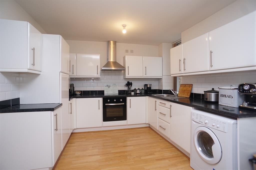 Middlewood Road, Hillsborough... 1 bed flat - £625 pcm (£144 pw)