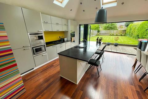 4 bedroom bungalow for sale - Cambridge Gardens, Helsby, Frodsham