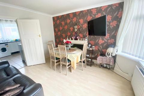 2 bedroom end of terrace house for sale - Forknell Avenue, Wyken, Offered with No Chain