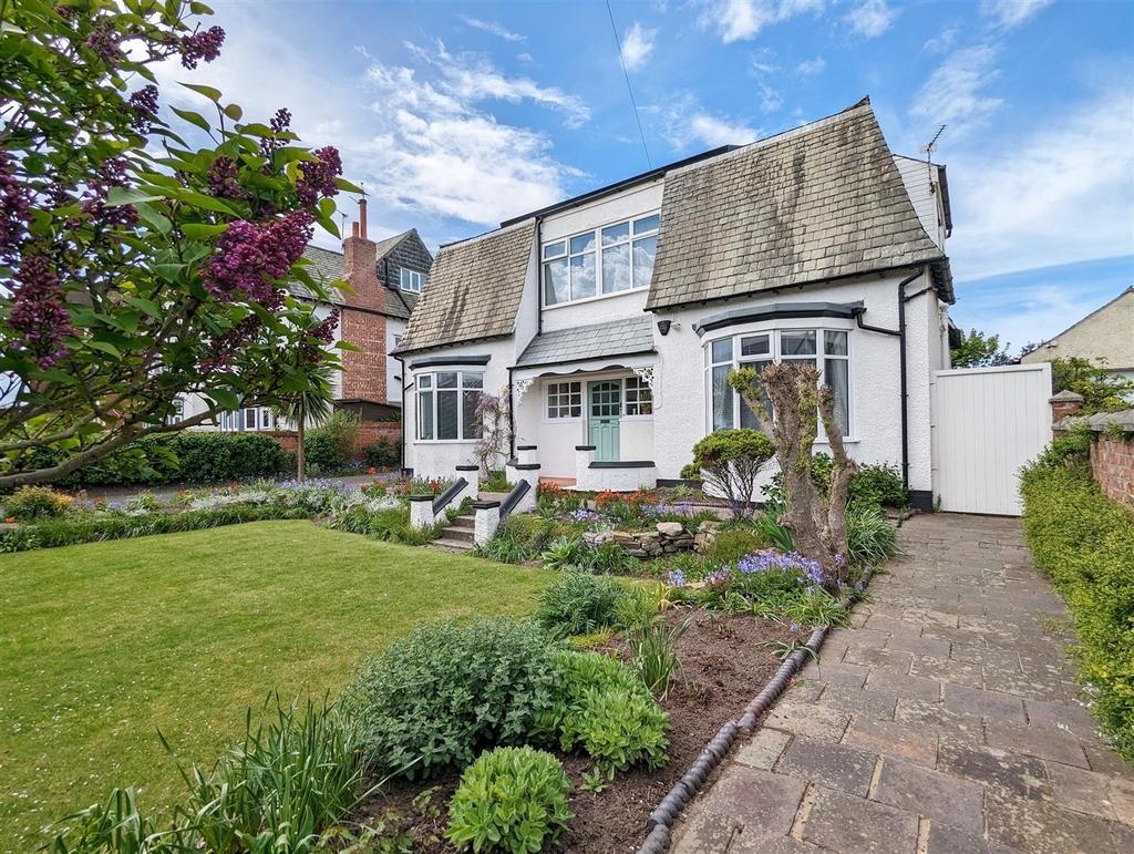 Fairhaven Road, Lytham St Annes 4 bed detached house for sale £625,000
