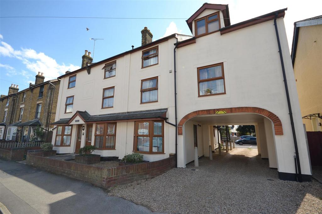 Crouch Road, BurnhamonCrouch 1 bed apartment for sale £165,000