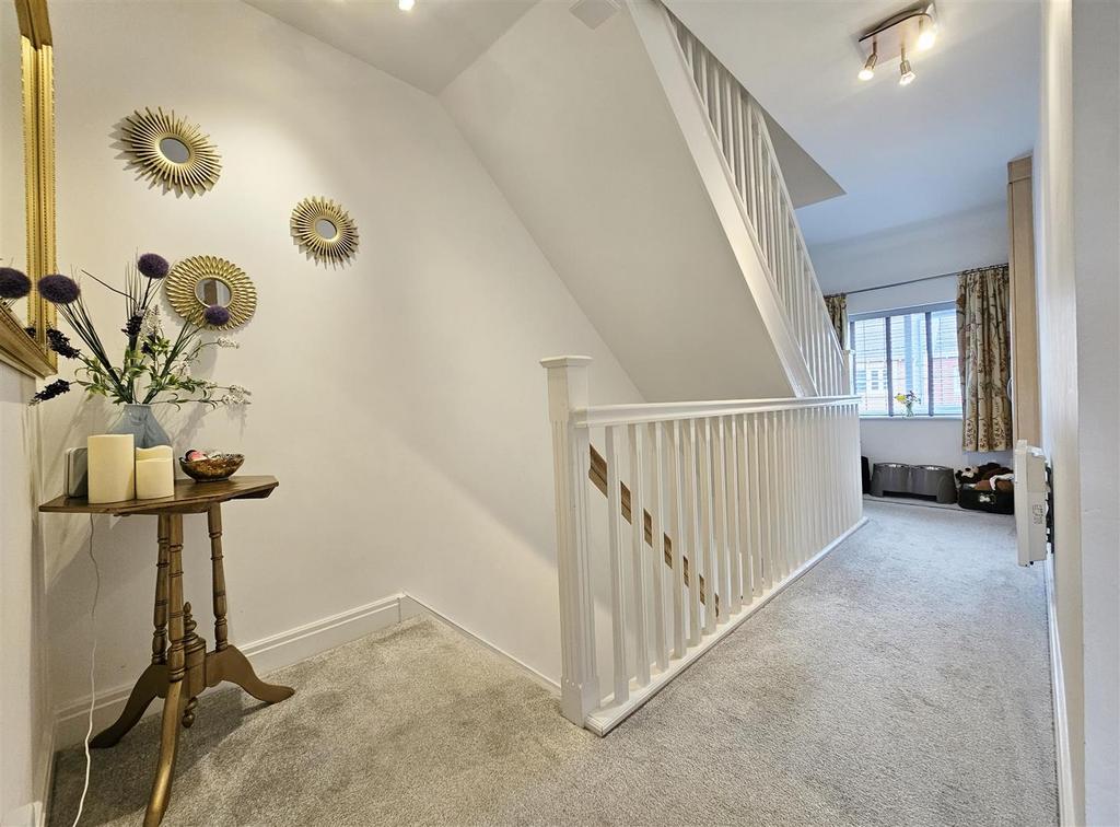 Clifton Gate, Lytham St. Annes 3 bed apartment for sale £335,000