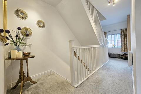 3 bedroom apartment for sale, Clifton Gate, Lytham St. Annes