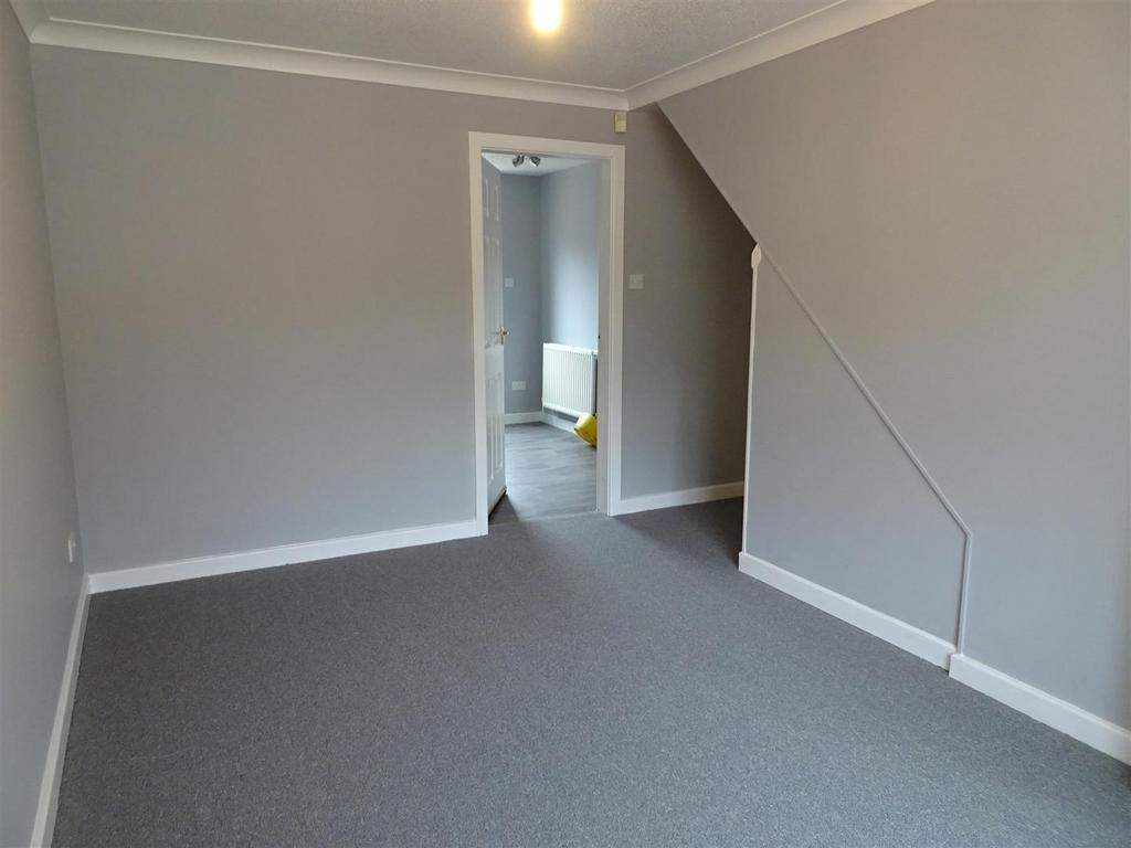 Dunwoody Close, Mansfield 2 bed semidetached house £725 pcm (£167 pw)