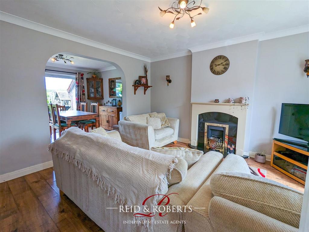 Maes Gwelfor, Pentre Halkyn, Holywell 4 bed detached house for sale £