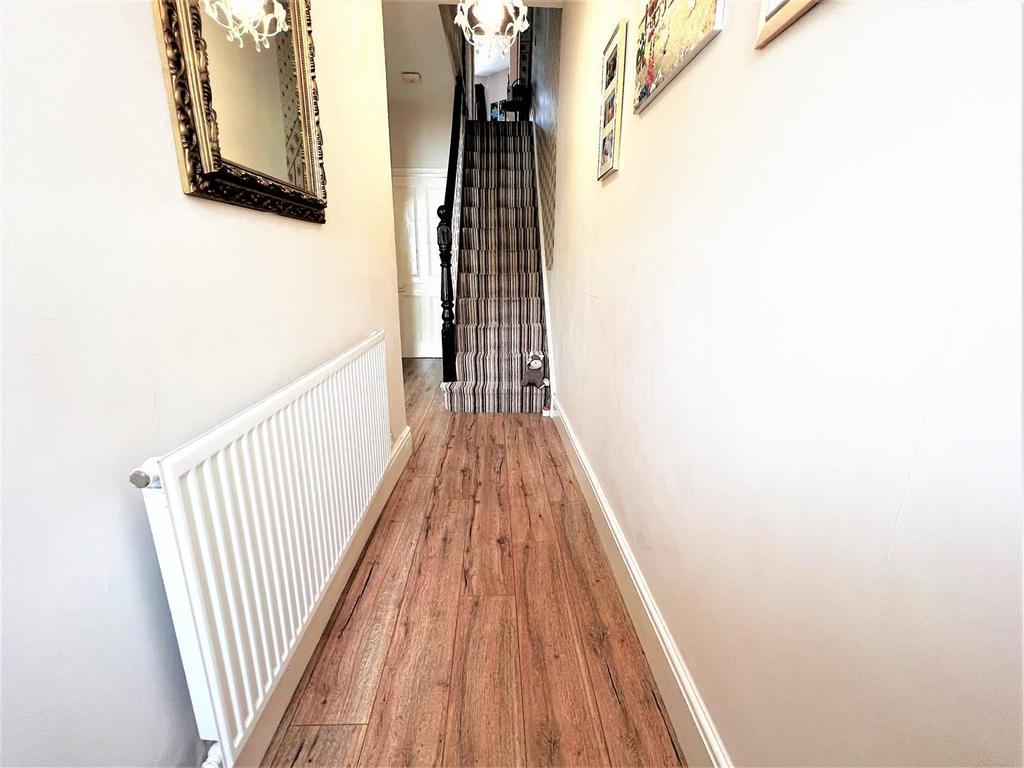 Taylors Avenue, Cleethorpes, N.E. Lincs, DN35 0LD 3 bed terraced house