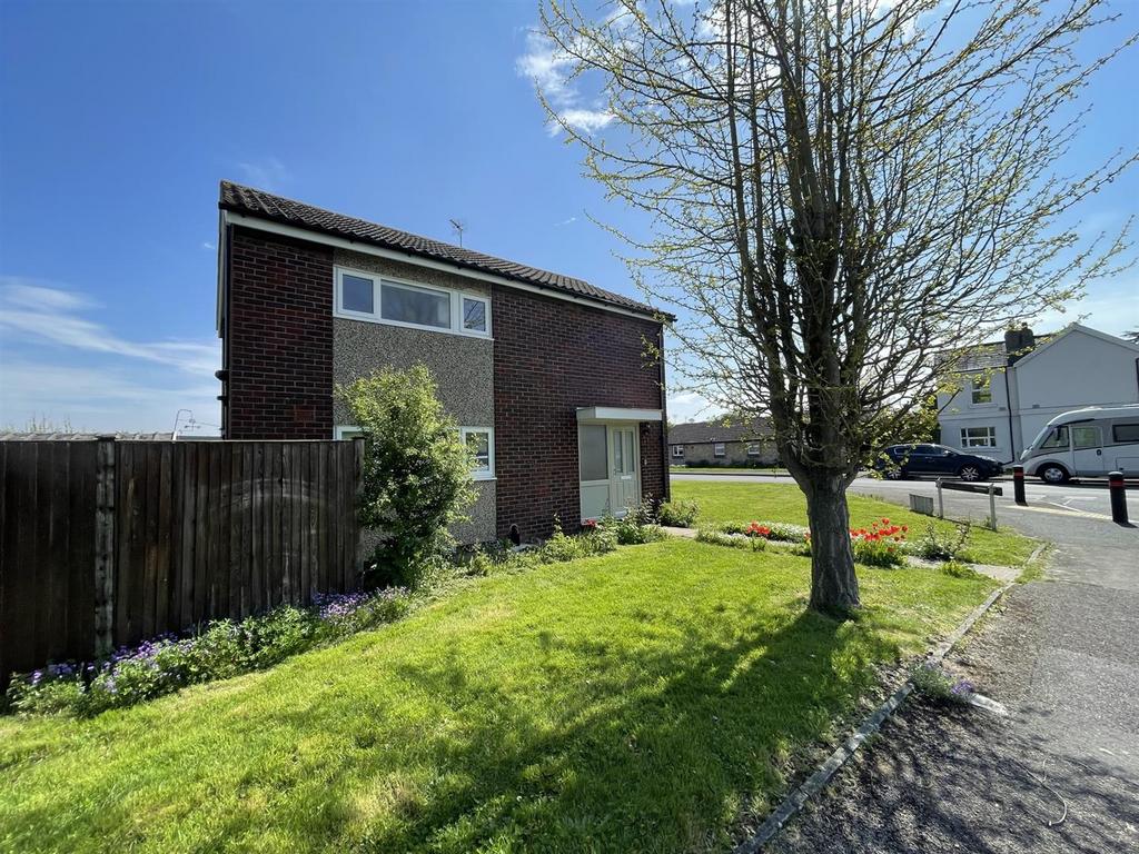 Kingscote Road West, Hatherley, Cheltenham 3 bed house £1,500 pcm (£