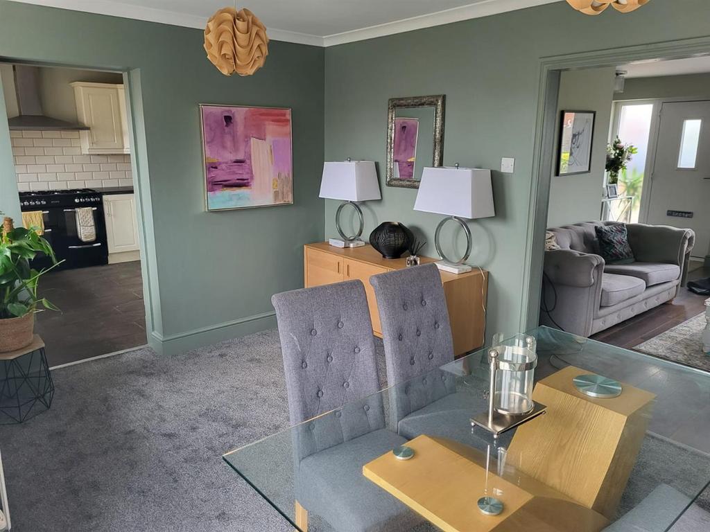 Dining Room.jpg