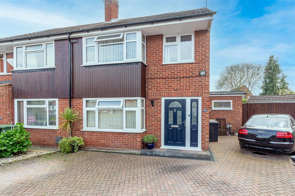 Greenford Gardens, Worcester 3 bed semidetached house for sale £325,000