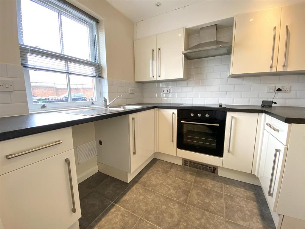 New Park Road, Castlefields, Shrewsbury 2 bed terraced house for sale