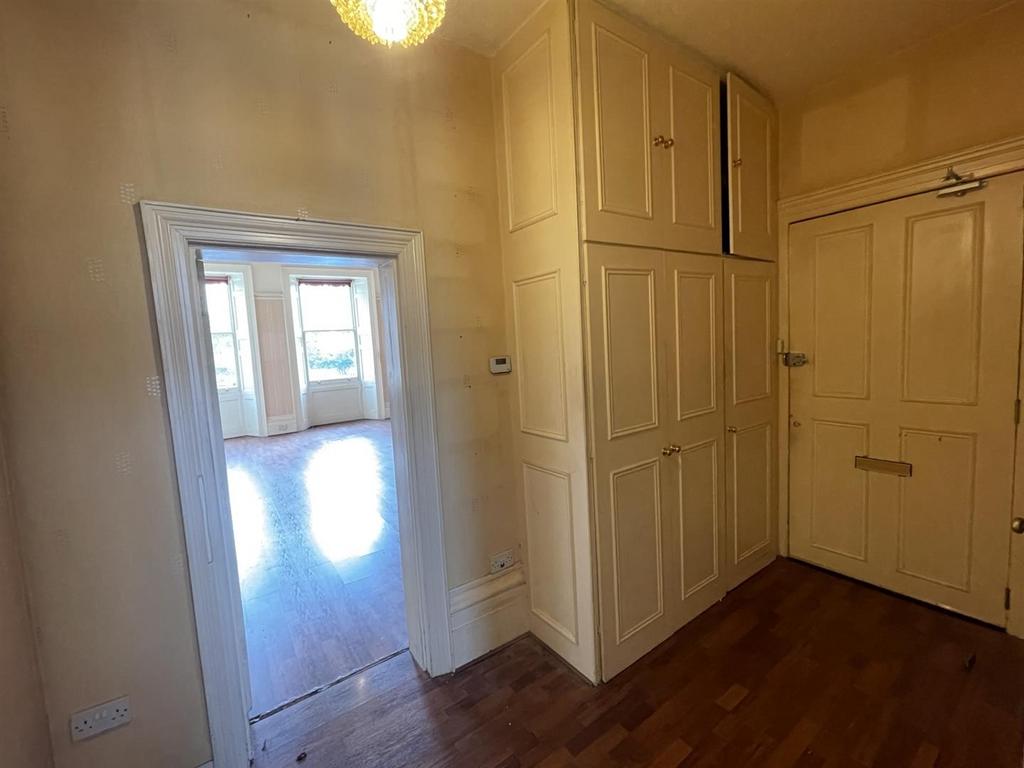 Hallway 1.jpg
