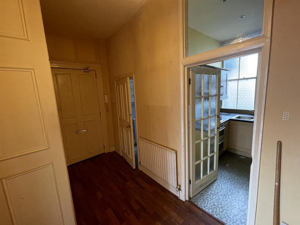 Hallway 2.jpg