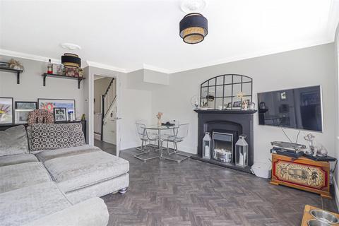 20 Cranleigh Close, Cheshunt, Waltham Cross, EN7 6HH