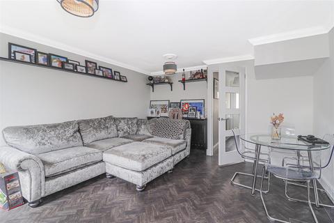 20 Cranleigh Close, Cheshunt, Waltham Cross, EN7 6HH