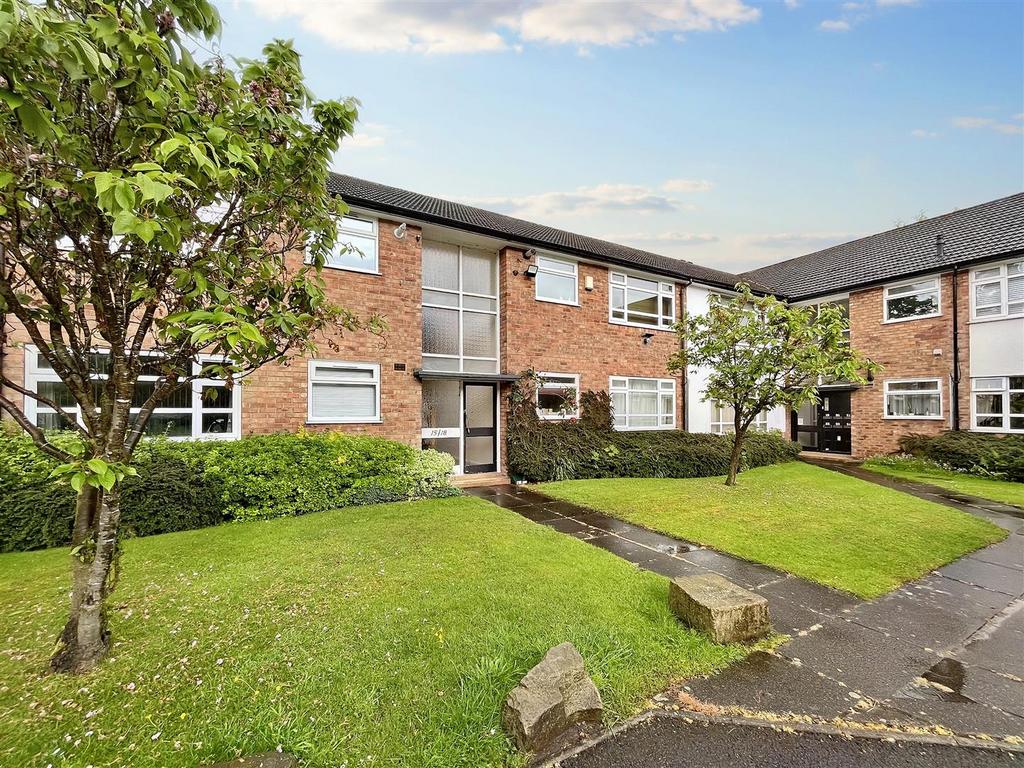 Brooklands Road, Sale 1 bed apartment £825 pcm (£190 pw)