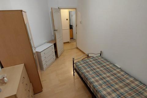 3 bedroom flat to rent, East India Buildings, Saltwell Street, London, E14