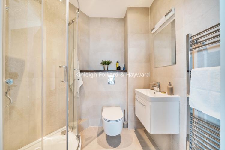 F07f5761-20ab-4ce...