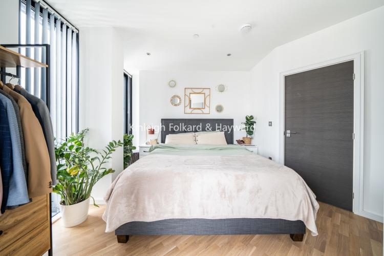 Fc2047e7-dee9-4f8...