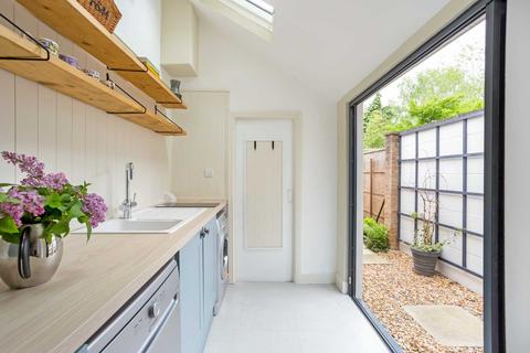 2 bedroom terraced house for sale, Golden Road, East Oxford
