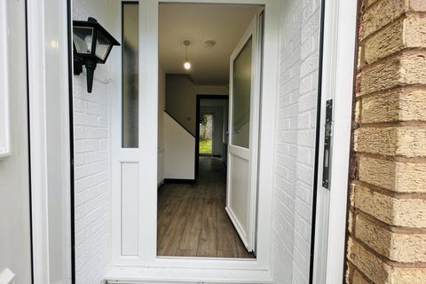 3 bedroom detached house to rent, Oak Street, Merridale, Wolverhampton, WV3