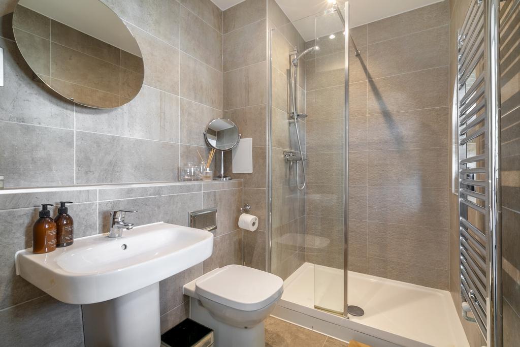 En Suite Bathroom