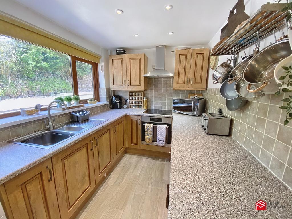 Penybryn Road, Brynmenyn, Bridgend, Bridgend County. CF32 9HT 2 bed