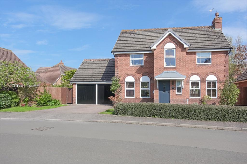 Waller Drive, Banbury 3 bed detached house for sale £599,950