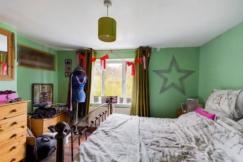 3 Acre Place, Stroud, GL5 4BE